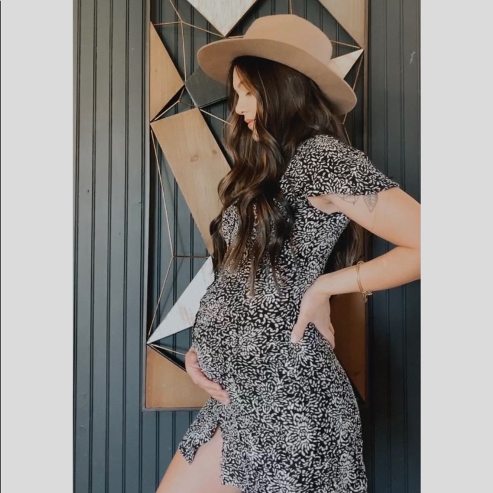 •Not maternity• Super cute comfy dress